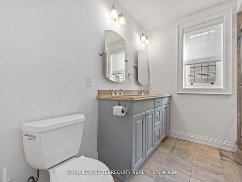 60 Bushey Ave, Toronto, ON - Indoor Photo Showing Bathroom