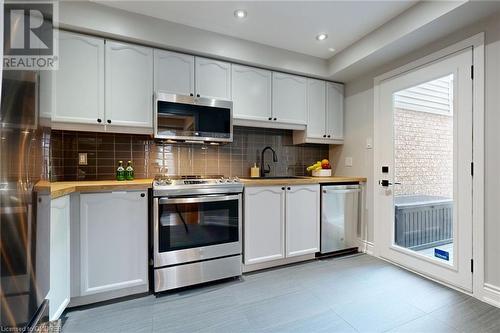 2215 Cleaver Avenue Unit# 6, Burlington, ON - Indoor Photo Showing Kitchen