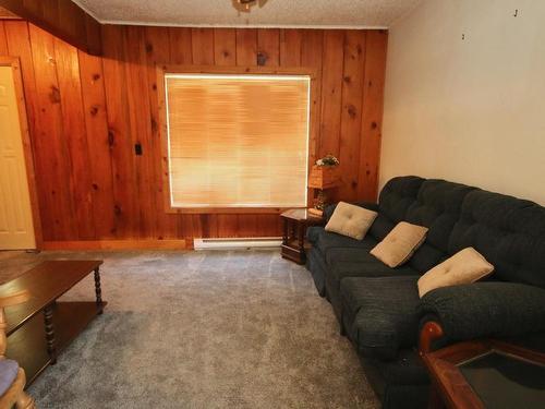 931 Christie Avenue, Fort Frances, ON - Indoor Photo Showing Other Room