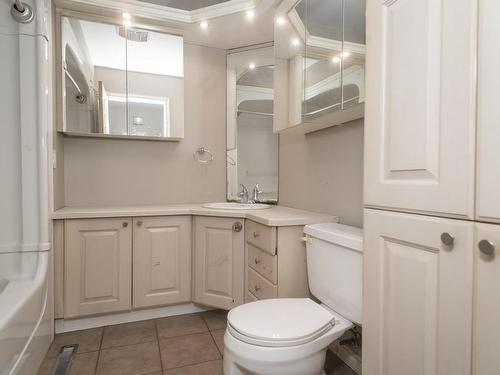 725 Ernestine Avenue, Thunder Bay, ON - Indoor Photo Showing Bathroom