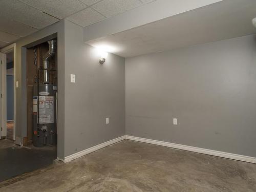 725 Ernestine Avenue, Thunder Bay, ON - Indoor Photo Showing Other Room