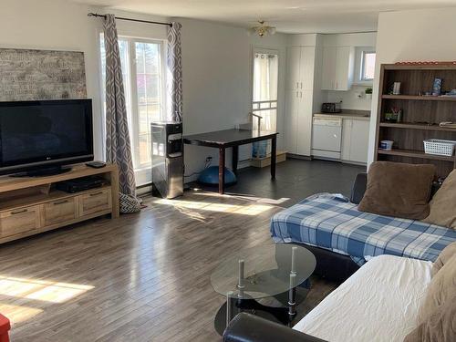 Logement - 715 Av. Taniata, Lévis (Les Chutes-De-La-Chaudière-Est), QC - Indoor Photo Showing Living Room