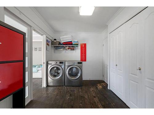 Salle de lavage - 488 Rue De La Colline, Sainte-Adèle, QC - Indoor Photo Showing Laundry Room