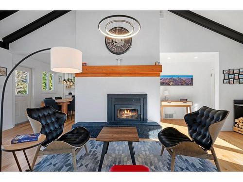 Salon - 488 Rue De La Colline, Sainte-Adèle, QC - Indoor Photo Showing Living Room With Fireplace