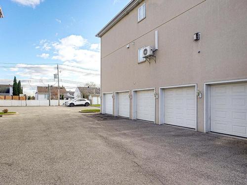 Garage - 301-8000 Boul. Lévesque E., Laval (Duvernay), QC - Outdoor With Exterior