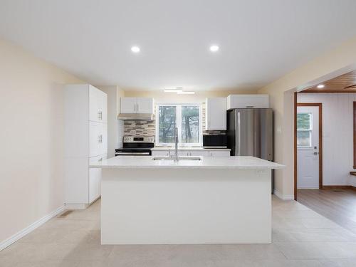 Kitchen - 198 Rue St-François, Rigaud, QC - Indoor Photo Showing Kitchen With Double Sink