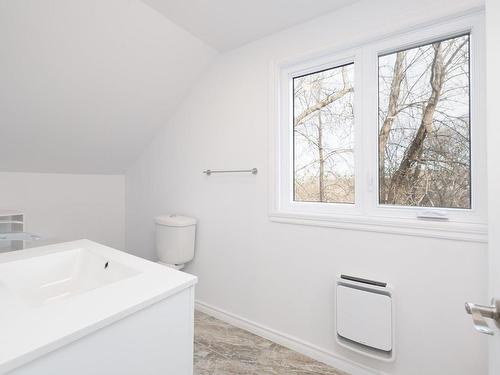 Bathroom - 198 Rue St-François, Rigaud, QC - Indoor Photo Showing Bathroom