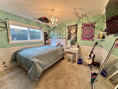 523 Stonor Street, Summerland, BC - Indoor Photo Showing Bedroom