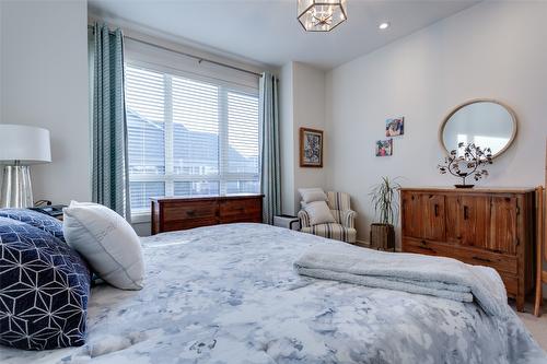 33-1960 Klo Road, Kelowna, BC - Indoor Photo Showing Bedroom