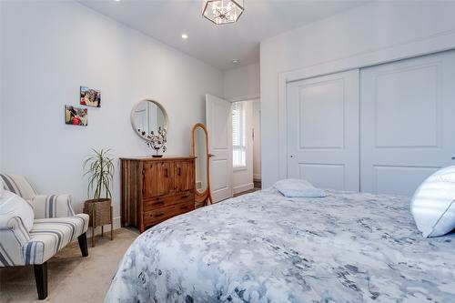 33-1960 Klo Road, Kelowna, BC - Indoor Photo Showing Bedroom