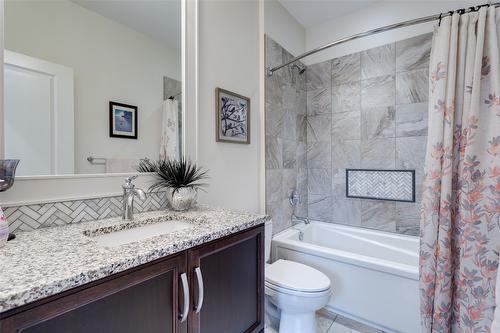 33-1960 Klo Road, Kelowna, BC - Indoor Photo Showing Bathroom