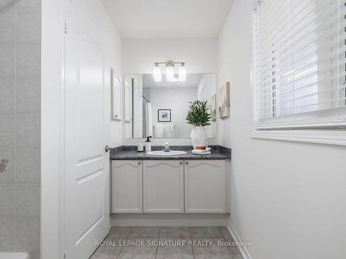 7 Salt Dr, Ajax, ON - Indoor Photo Showing Bathroom