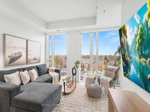 701-90 Glen Everest Rd, Toronto, ON - Indoor Photo Showing Living Room