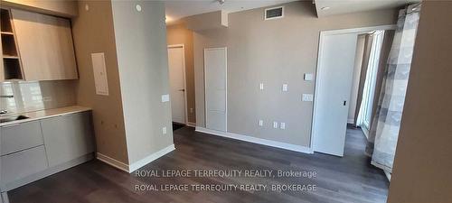 1509-3900 Confederation Pkwy, Mississauga, ON - Indoor Photo Showing Other Room