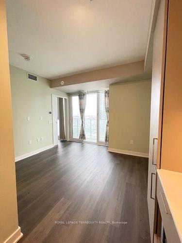 1509-3900 Confederation Pkwy, Mississauga, ON - Indoor Photo Showing Other Room