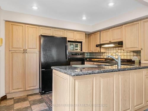 7 Canton Ave, Toronto, ON - Indoor Photo Showing Kitchen