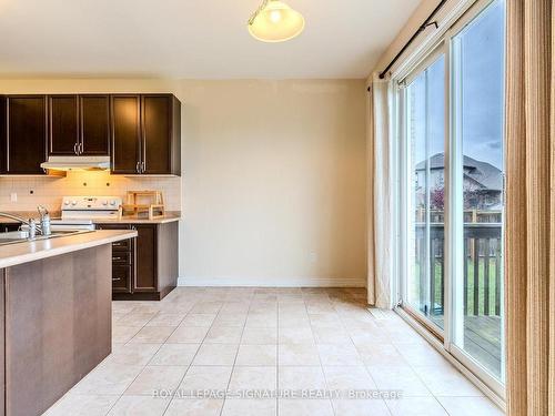 6366 Dilalla Cres, Niagara Falls, ON - Indoor Photo Showing Kitchen