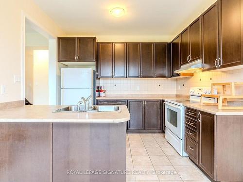 6366 Dilalla Cres, Niagara Falls, ON - Indoor Photo Showing Kitchen With Double Sink