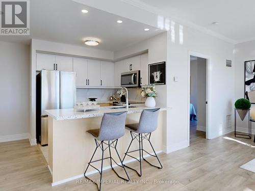 1019 - 48 Suncrest Boulevard, Markham, ON - Indoor Photo Showing Kitchen