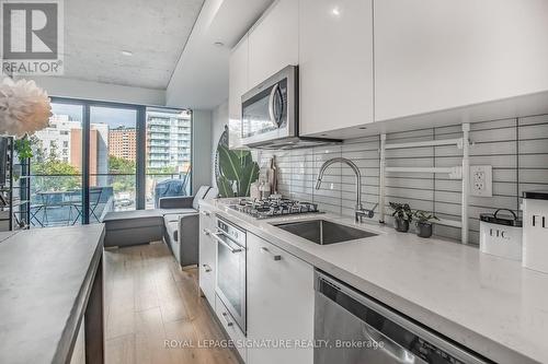 402 - 55 Ontario Street, Toronto, ON - Indoor Photo Showing Kitchen With Upgraded Kitchen