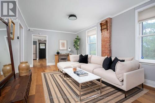 4317 Limestone Road, Milton, ON - Indoor Photo Showing Living Room