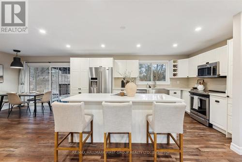 693 Waite Road, Kawartha Lakes (Pontypool), ON - Indoor Photo Showing Kitchen With Upgraded Kitchen