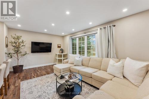 693 Waite Road, Kawartha Lakes (Pontypool), ON - Indoor Photo Showing Living Room