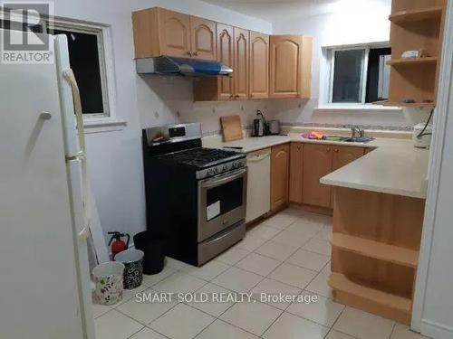 Main - 15 Deerford Road, Toronto, ON - Indoor Photo Showing Kitchen