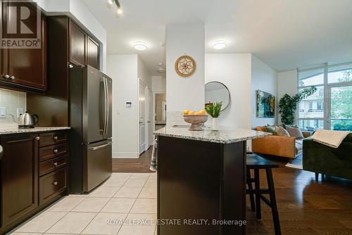 216 - 20 Bloorview Place, Toronto, ON - Indoor Photo Showing Kitchen With Upgraded Kitchen