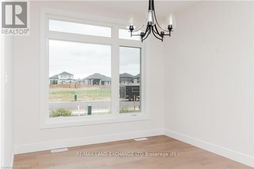 323 Mclean Crescent, Saugeen Shores, ON - Indoor Photo Showing Other Room