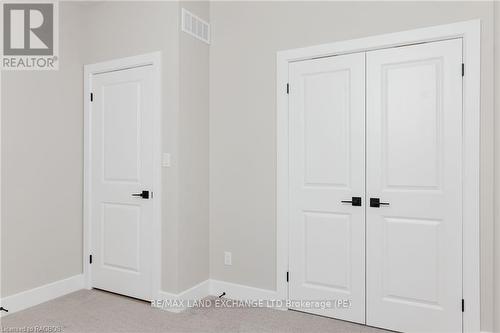 323 Mclean Crescent, Saugeen Shores, ON - Indoor Photo Showing Other Room