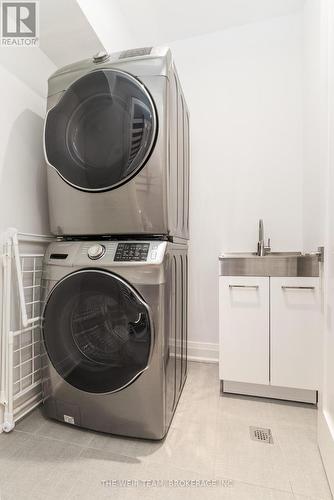 15 Edgewood Grove, Toronto, ON - Indoor Photo Showing Laundry Room