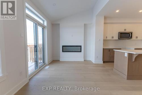 175 Craig Duncan Terrace, Ottawa, ON - Indoor Photo Showing Kitchen