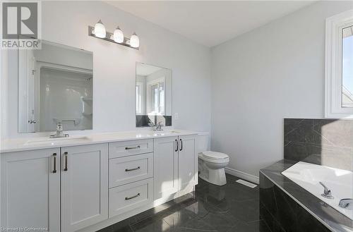 901 Bamford Terrace, Peterborough, ON - Indoor Photo Showing Bathroom