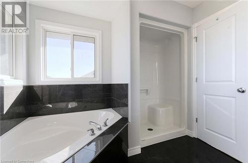 901 Bamford Terrace, Peterborough, ON - Indoor Photo Showing Bathroom