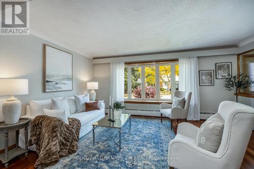 56 Elfreda Boulevard, Toronto (Clairlea-Birchmount), ON - Indoor Photo Showing Living Room