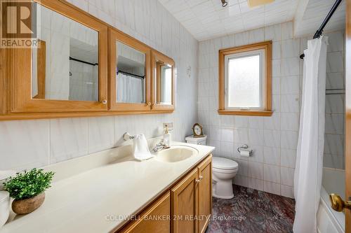 56 Elfreda Boulevard, Toronto (Clairlea-Birchmount), ON - Indoor Photo Showing Bathroom