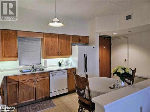 49 Raglan Street Unit# 109, Collingwood, ON - Indoor Photo Showing Kitchen With Double Sink