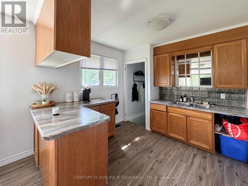 199 Montgomery Avenue, Temiskaming Shores, ON - Indoor Photo Showing Kitchen With Double Sink