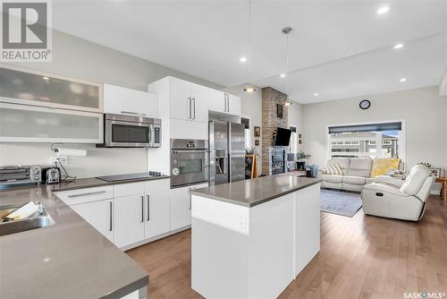 358 Arscott Crescent, Saskatoon, SK - Indoor Photo Showing Kitchen With Upgraded Kitchen