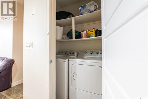 358 Arscott Crescent, Saskatoon, SK - Indoor Photo Showing Laundry Room