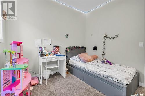 358 Arscott Crescent, Saskatoon, SK - Indoor Photo Showing Bedroom