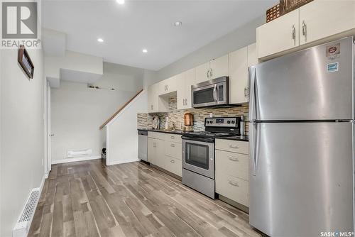 358 Arscott Crescent, Saskatoon, SK - Indoor Photo Showing Kitchen