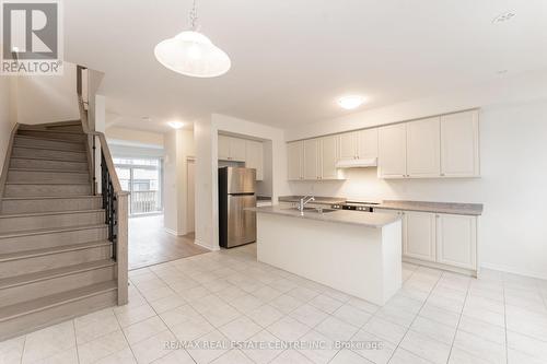 83 Holder Drive, Brantford, ON - Indoor Photo Showing Kitchen