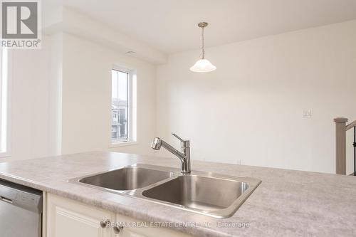 83 Holder Drive, Brantford, ON - Indoor Photo Showing Kitchen With Double Sink