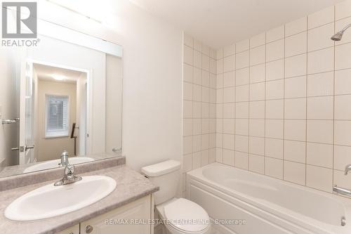 83 Holder Drive, Brantford, ON - Indoor Photo Showing Bathroom