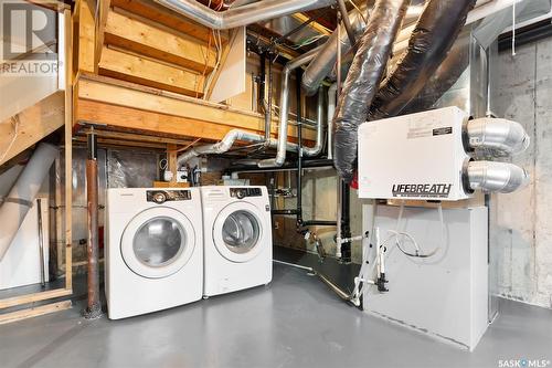 5302 Gordon Road, Regina, SK - Indoor Photo Showing Laundry Room