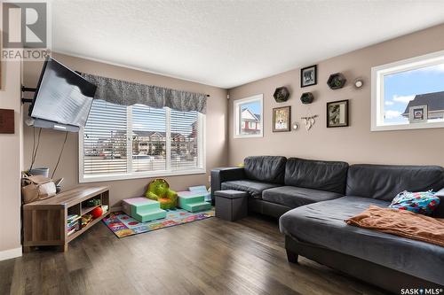 5302 Gordon Road, Regina, SK - Indoor Photo Showing Living Room