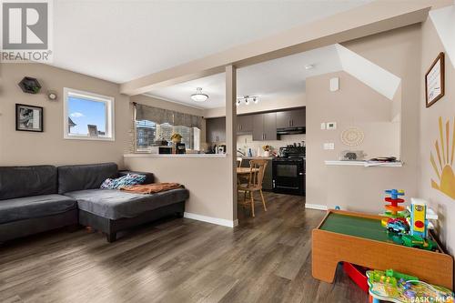 5302 Gordon Road, Regina, SK - Indoor Photo Showing Living Room