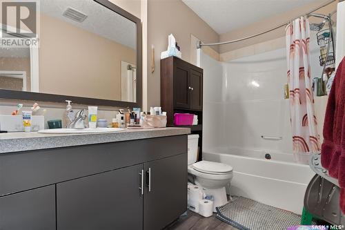 5302 Gordon Road, Regina, SK - Indoor Photo Showing Bathroom